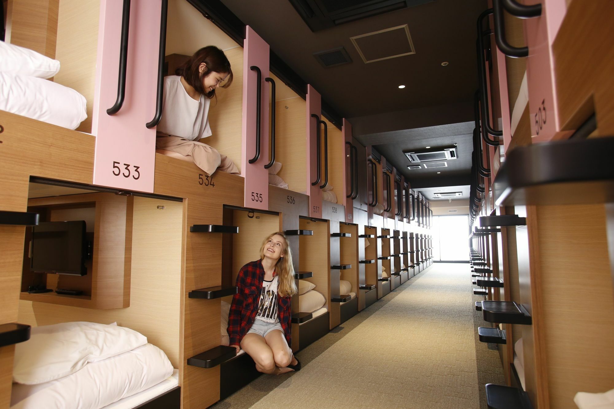 Y'S Cabin Osaka Namba Zewnętrze zdjęcie