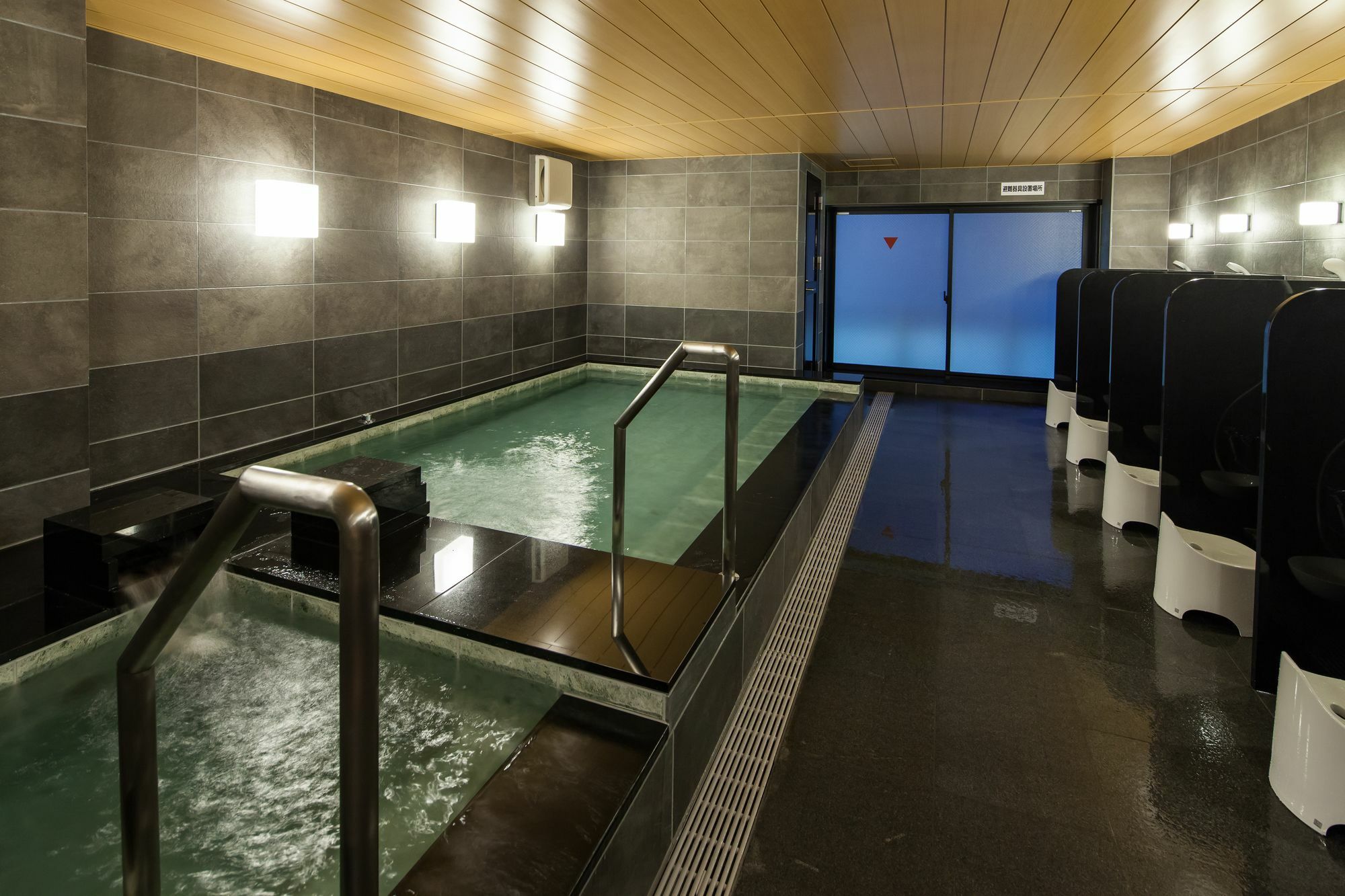 Y'S Cabin Osaka Namba Zewnętrze zdjęcie