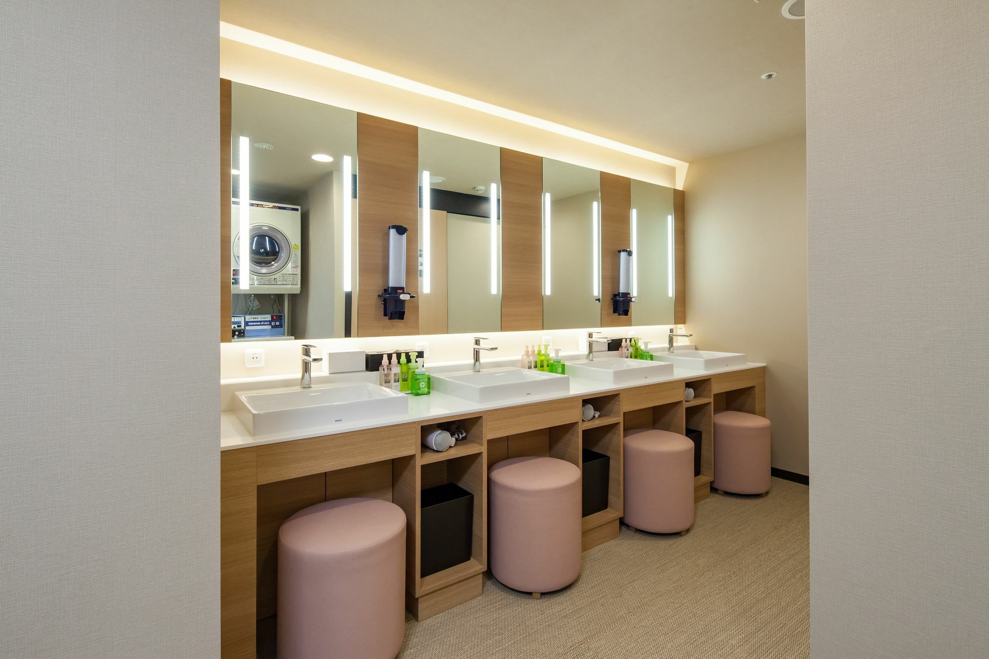 Y'S Cabin Osaka Namba Zewnętrze zdjęcie