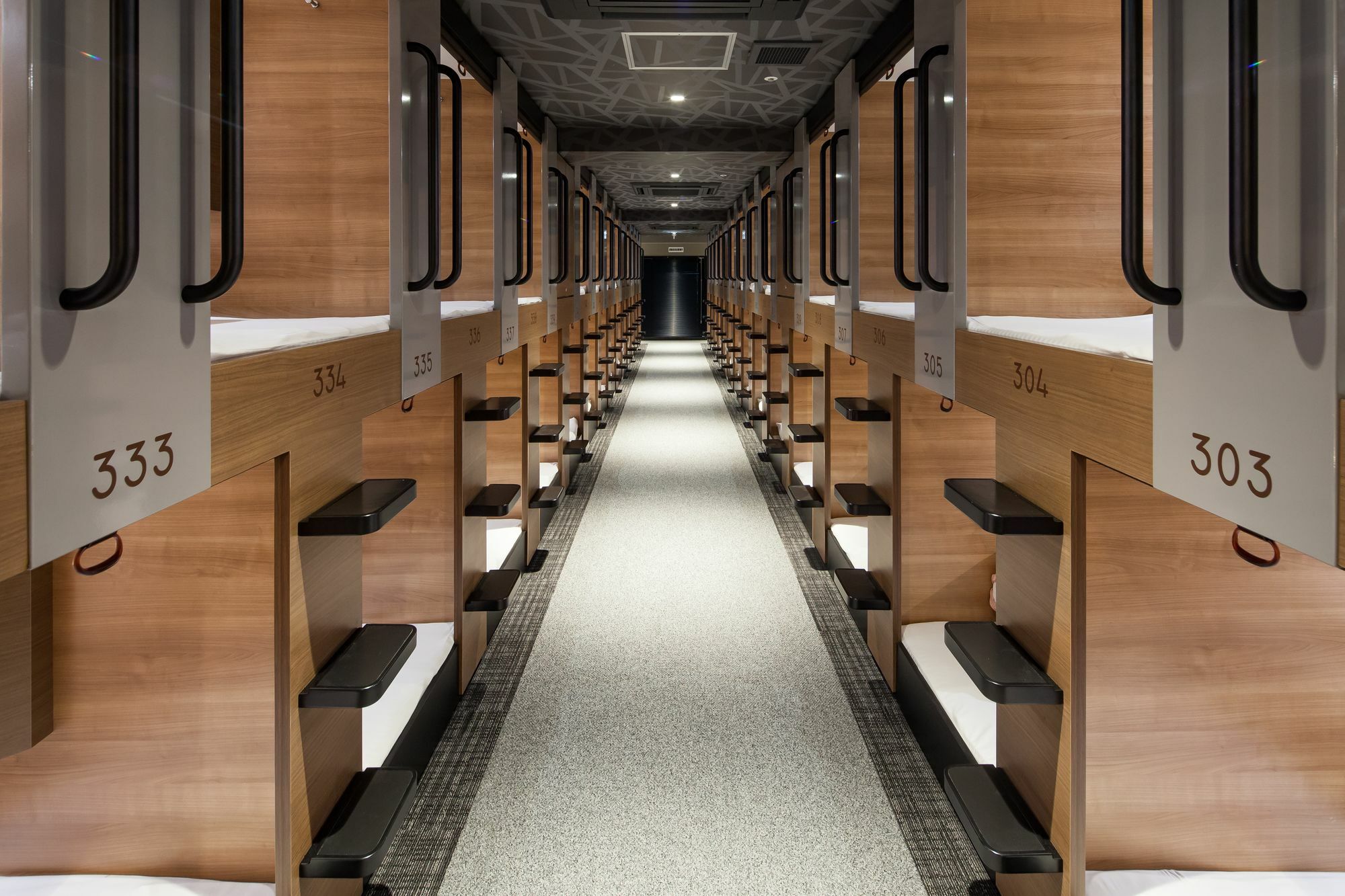 Y'S Cabin Osaka Namba Zewnętrze zdjęcie