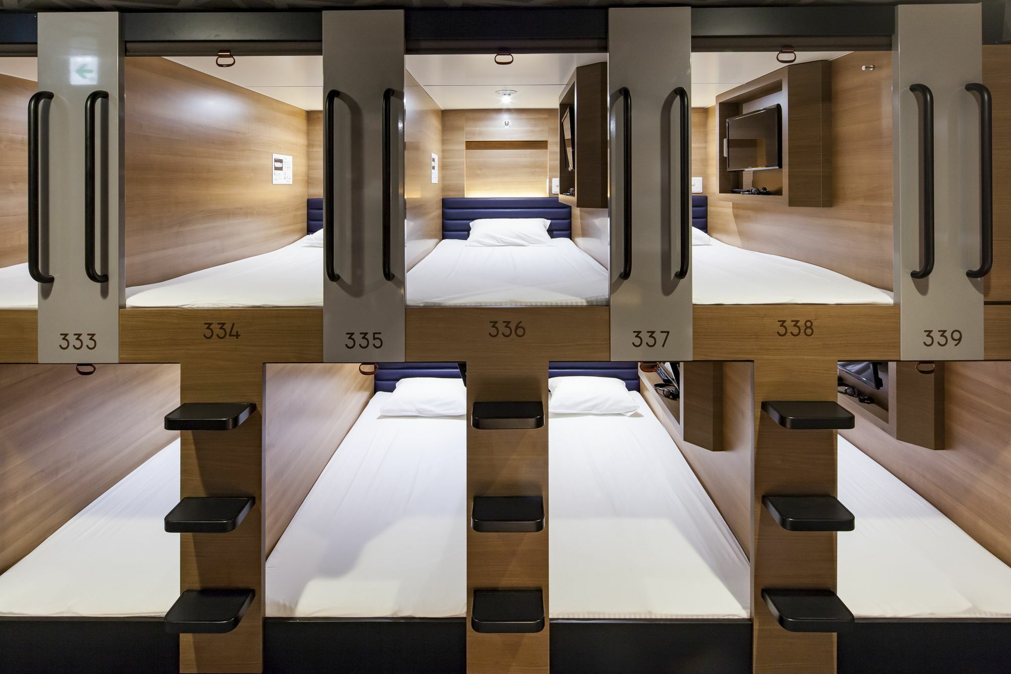 Y'S Cabin Osaka Namba Zewnętrze zdjęcie