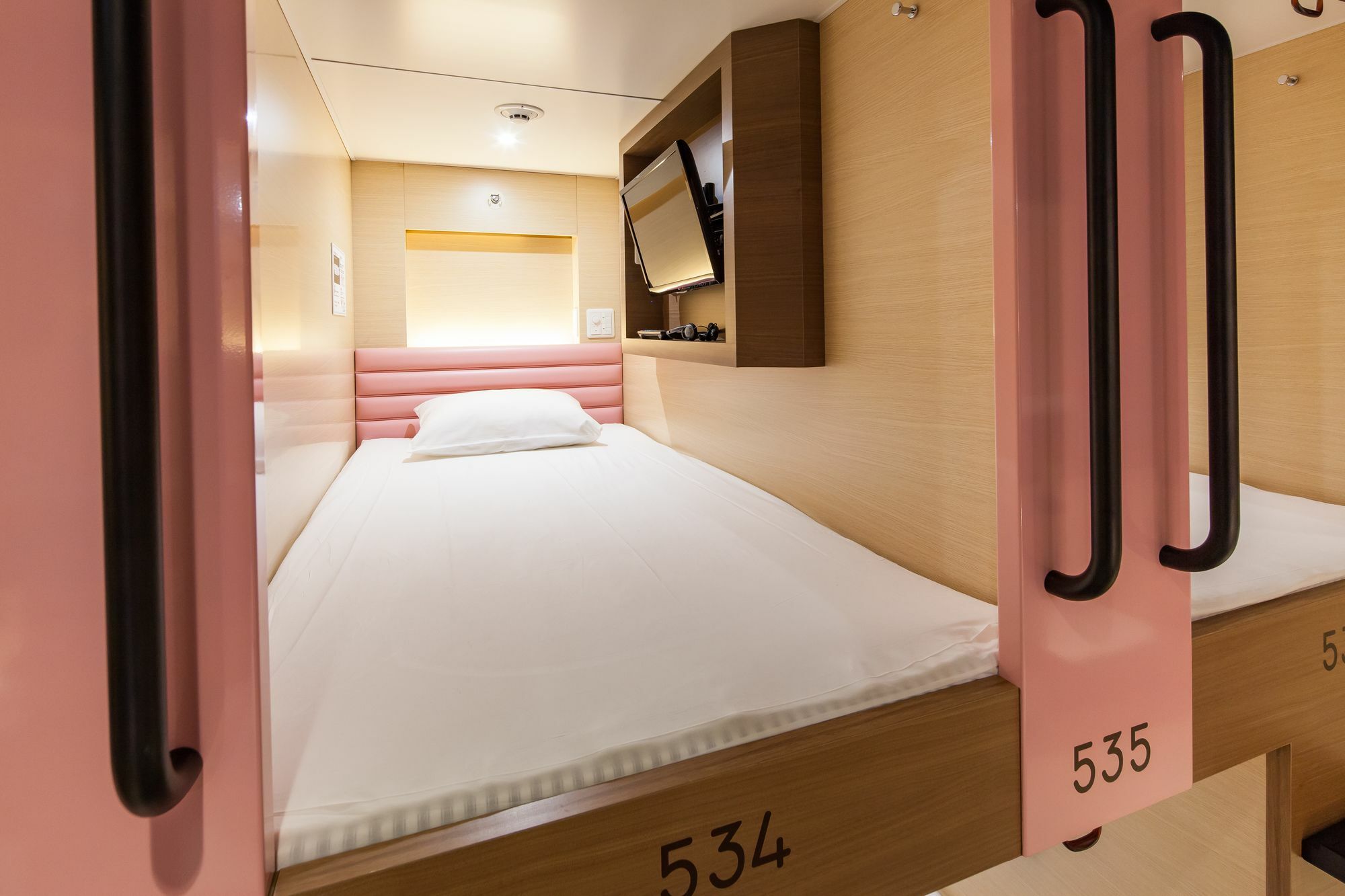 Y'S Cabin Osaka Namba Zewnętrze zdjęcie